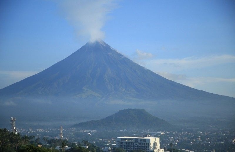 Philippines chuẩn bị trước khả năng núi lửa Mayon "phun trào nguy hiểm"